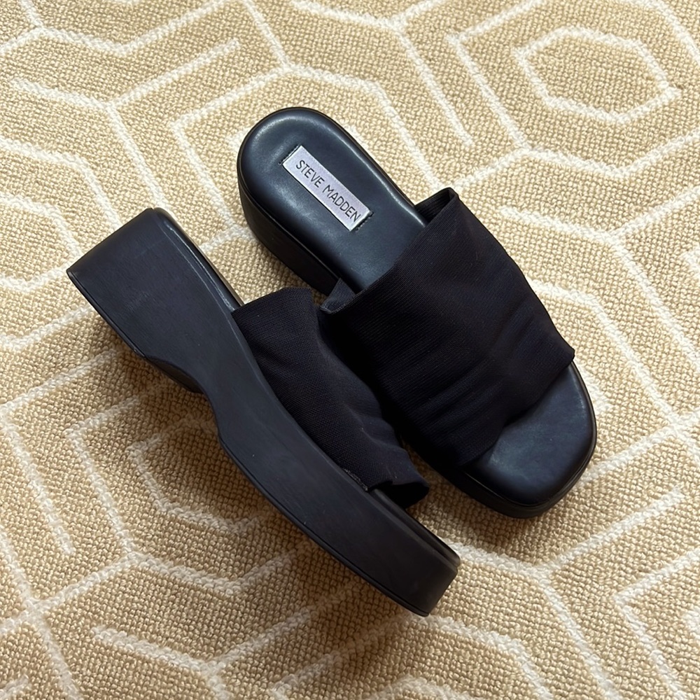 Steve Madden Black Mules!